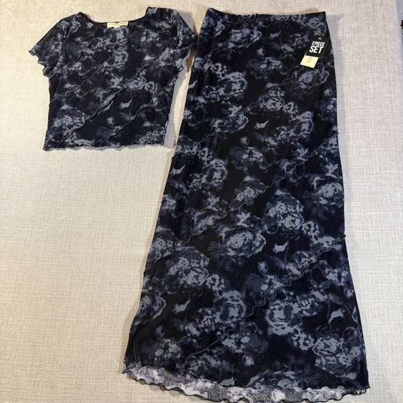 Thirty Dresses & Skirts - Thirty Thirty 2 Piece Set Mesh Floral Maxi Skirt Crop Top S Black Blue
